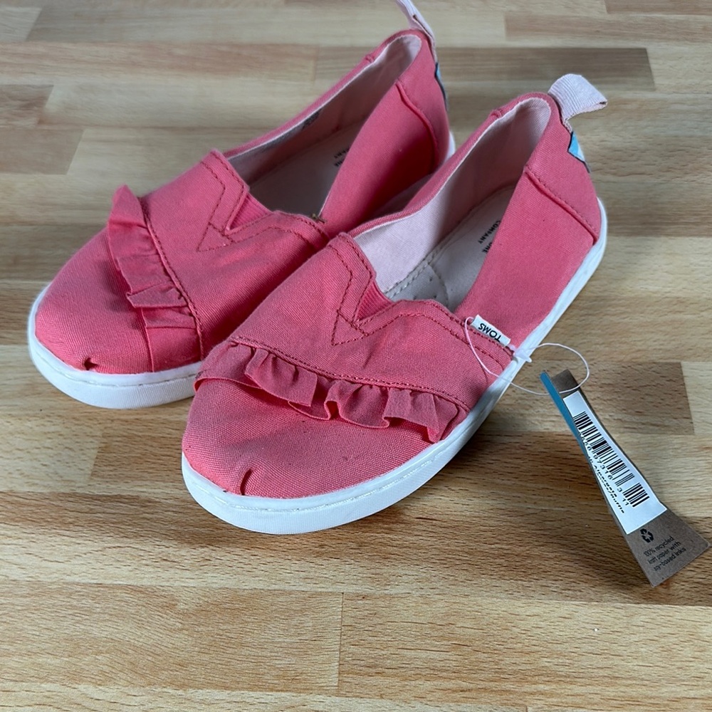 Toms Peach Sneakers Comfortable Stylish Footwear